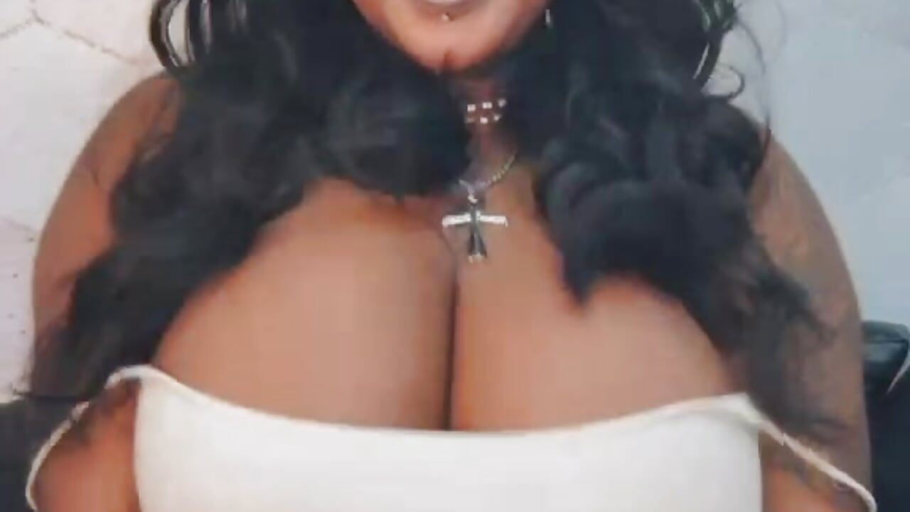 just come and watch them bounce 💦🍒👅 - video by Anaa_Fuentess cam model