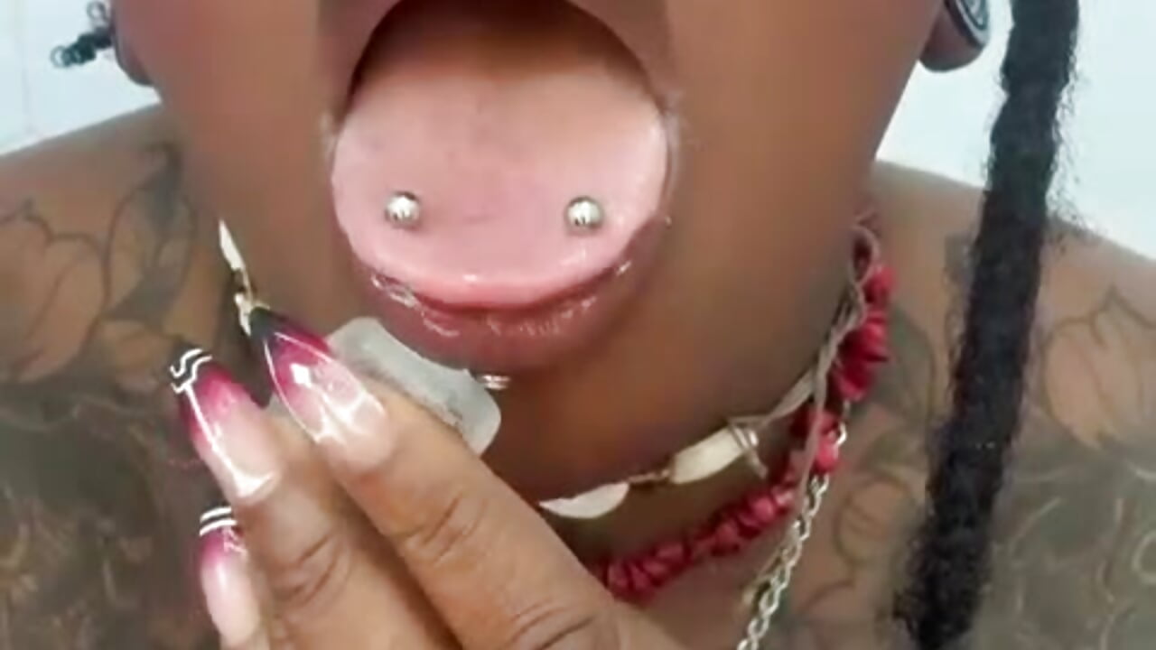 Wanna feel my tongue 🤤💥 - Anaa_Fuentess 캠 모델의 동영상