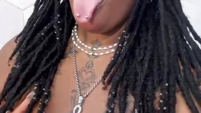 Dance with me or kiss me, only two options 😏💥 - Anaa_Fuentess 캠 모델의 동영상