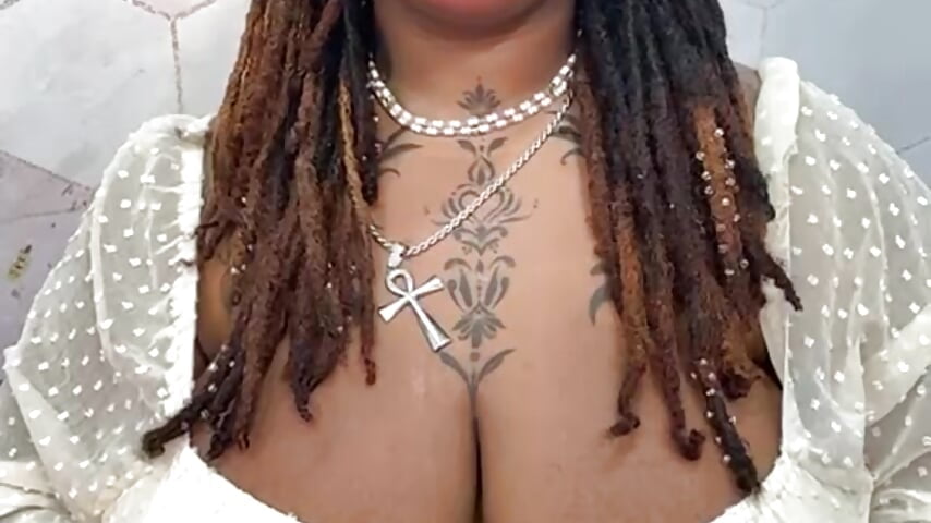 Would you like to dance with me for a while?🔥🍒🥺 – video od webkamerové modelky Anaa_Fuentess