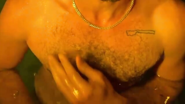 hairy pool day - video oleh model kamera Tatis__