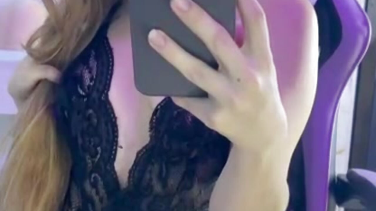 black outfit ♥ - clip cu Natasha-Adams model videochat