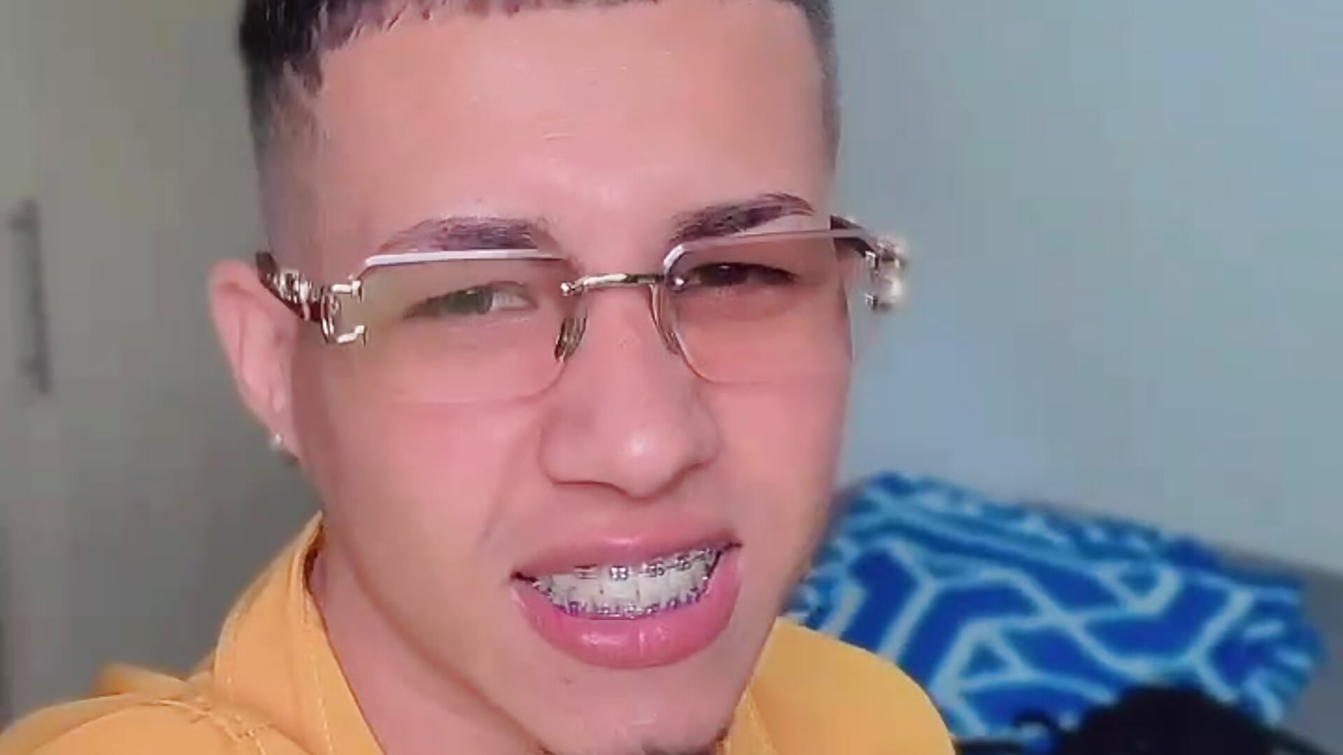 music is the answer – video od webkamerové modelky Sir_kev66