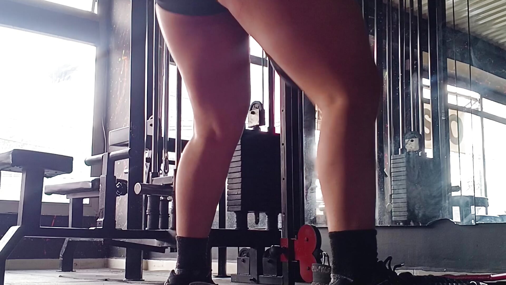 Hacemos piernita? - video di Sol_Sunny modella di cam