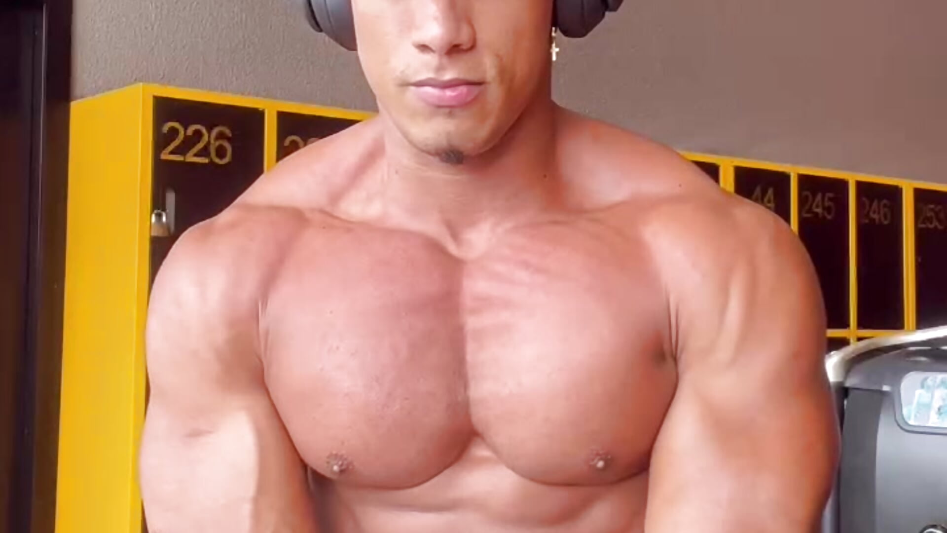 RIPPED SEXY BOY!– JakeViper kameramodell videója