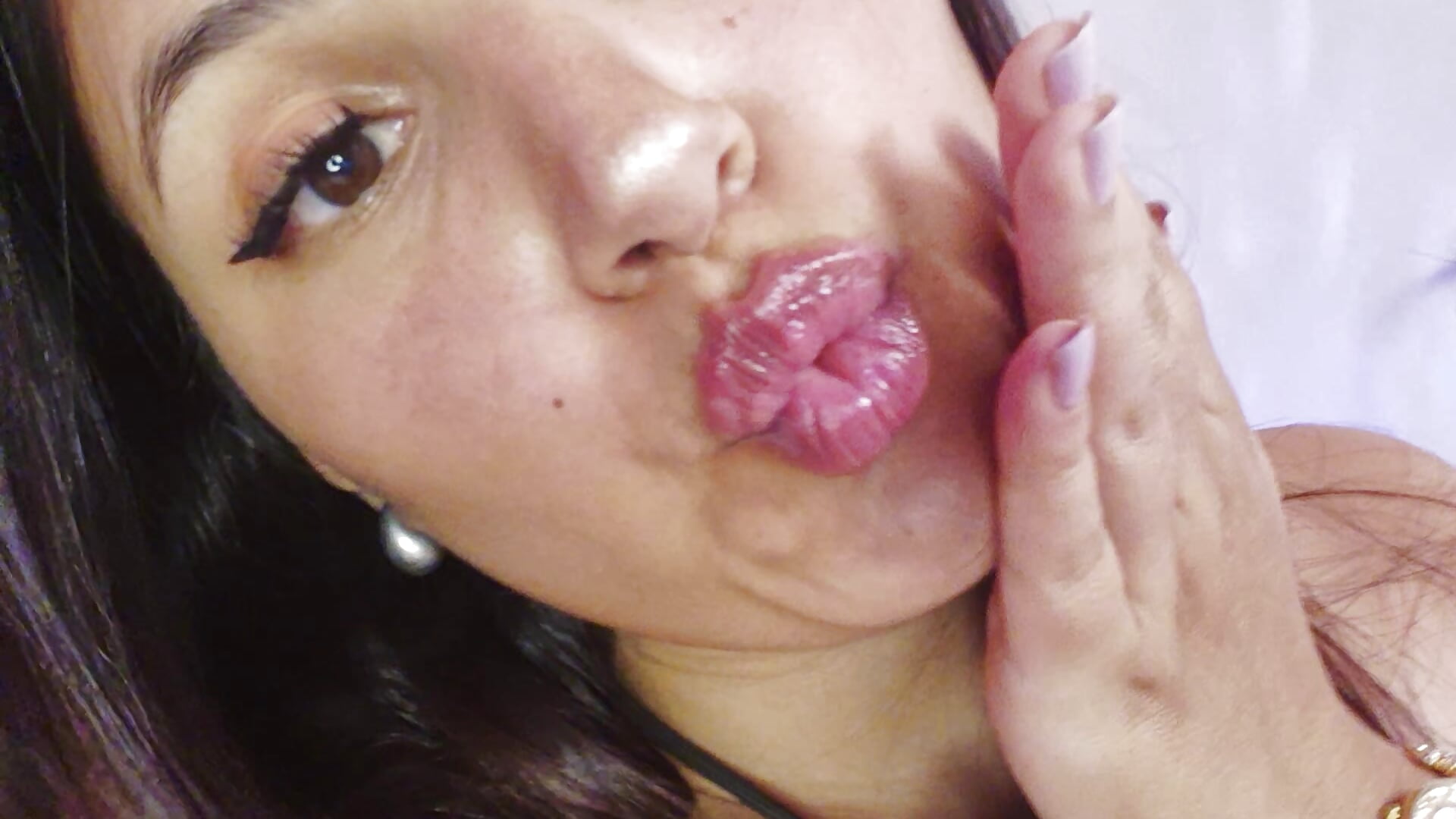 Send a kiss – video modela na kameri Julieth1__