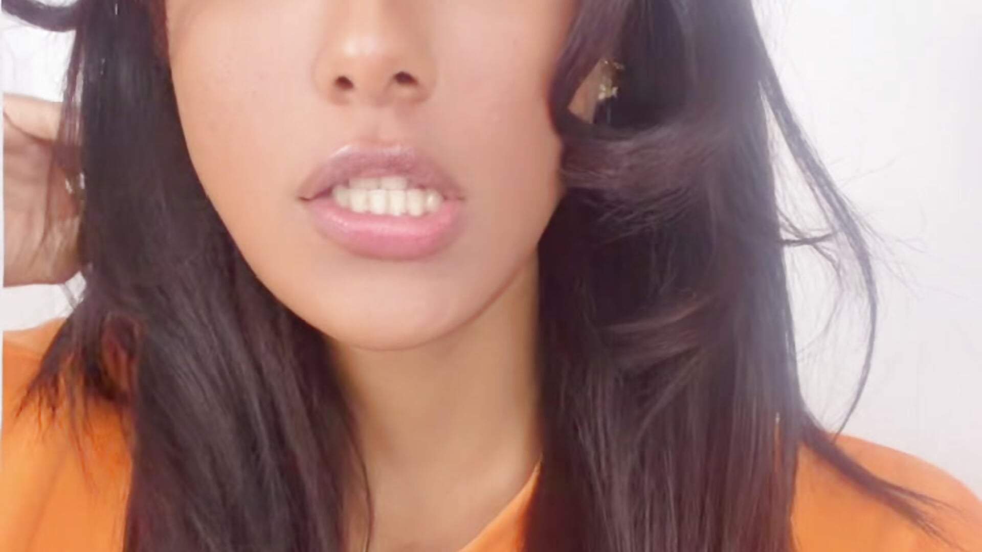 👄 – video modela na kameri Zyrelia_Vael