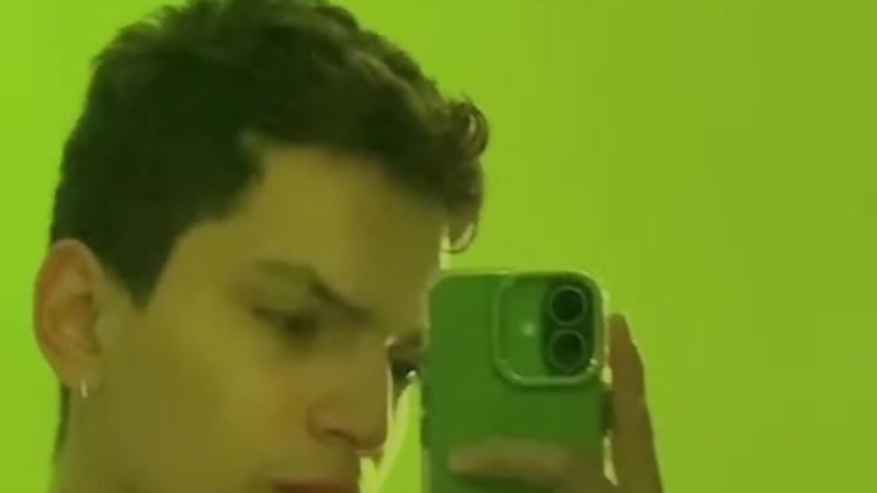 WhatsApp Video 2025-08-25 at 11,42,58 PM – видео вебкам-модели FormlessPlague