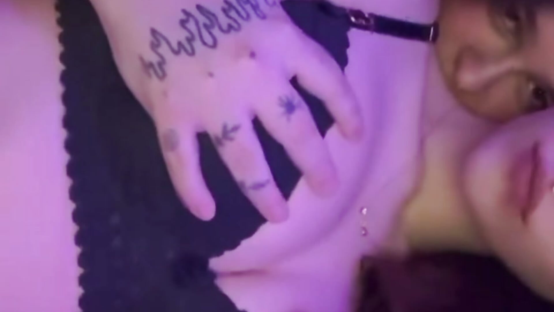 Us <3 - סרטון של PixieXLun, דוגמן/ית מצלמה