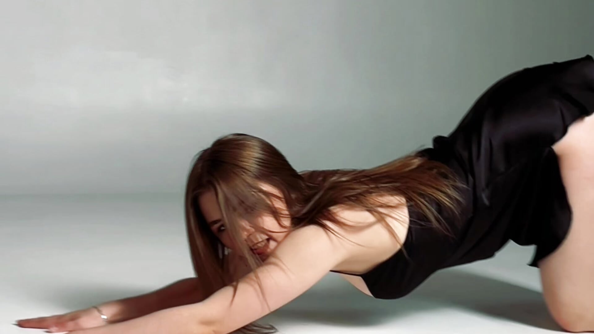 Hello everyone) - Leksi_Love 캠 모델의 동영상