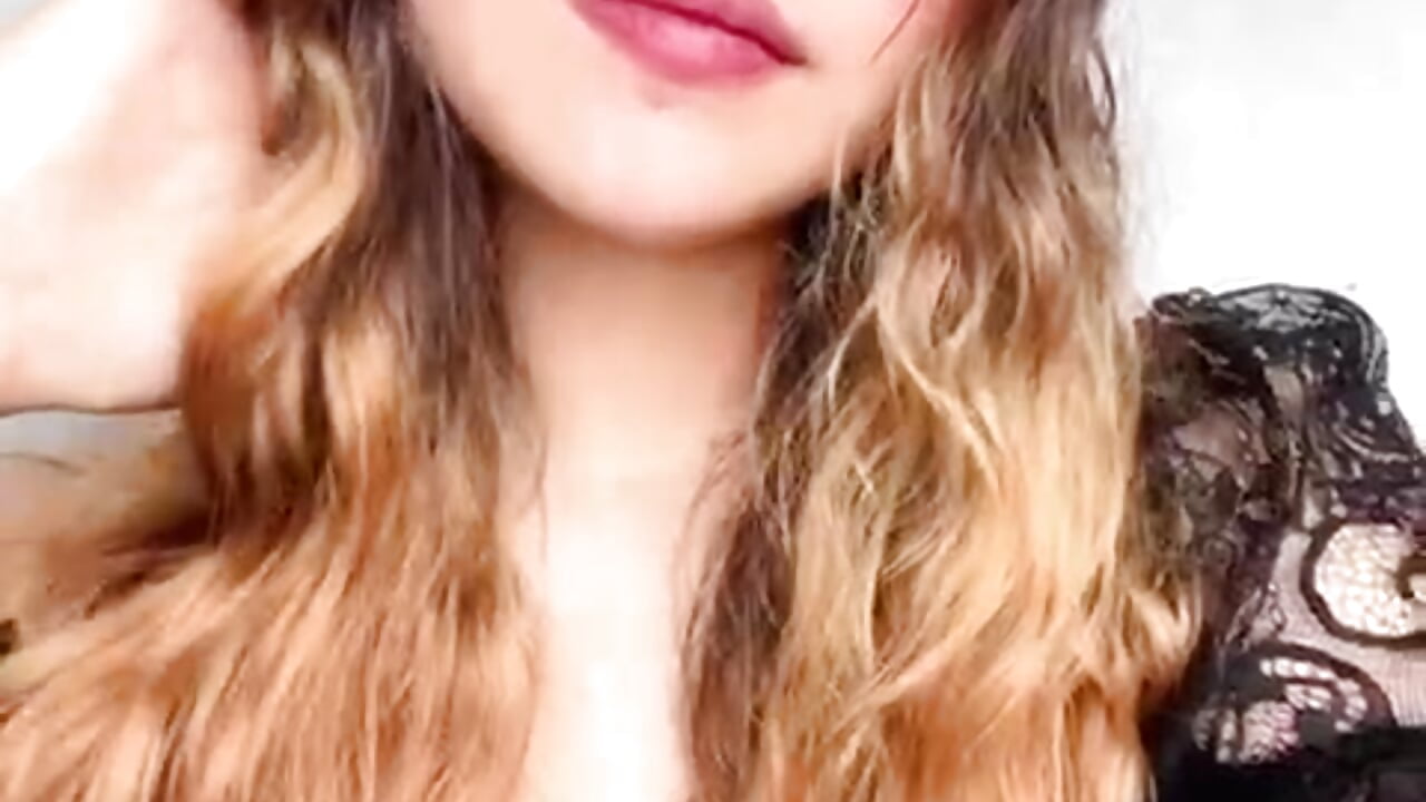 Un gift for u🥰 - video by EimmyJones cam model