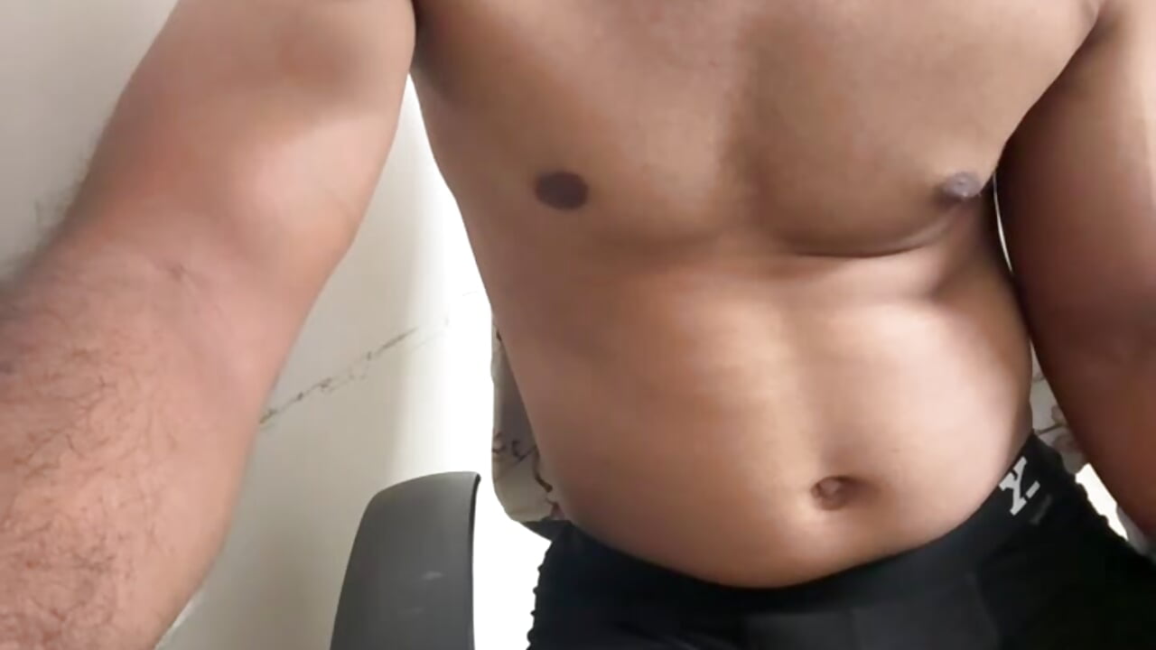 Body - video by Honeyxoxx cam model