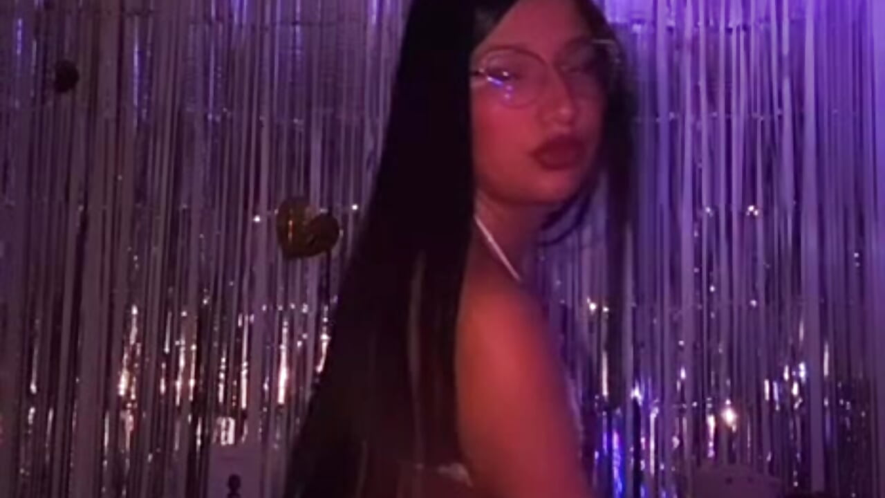 Wanna see me being naughty? 😈🔥 - Zoe_small 캠 모델의 동영상