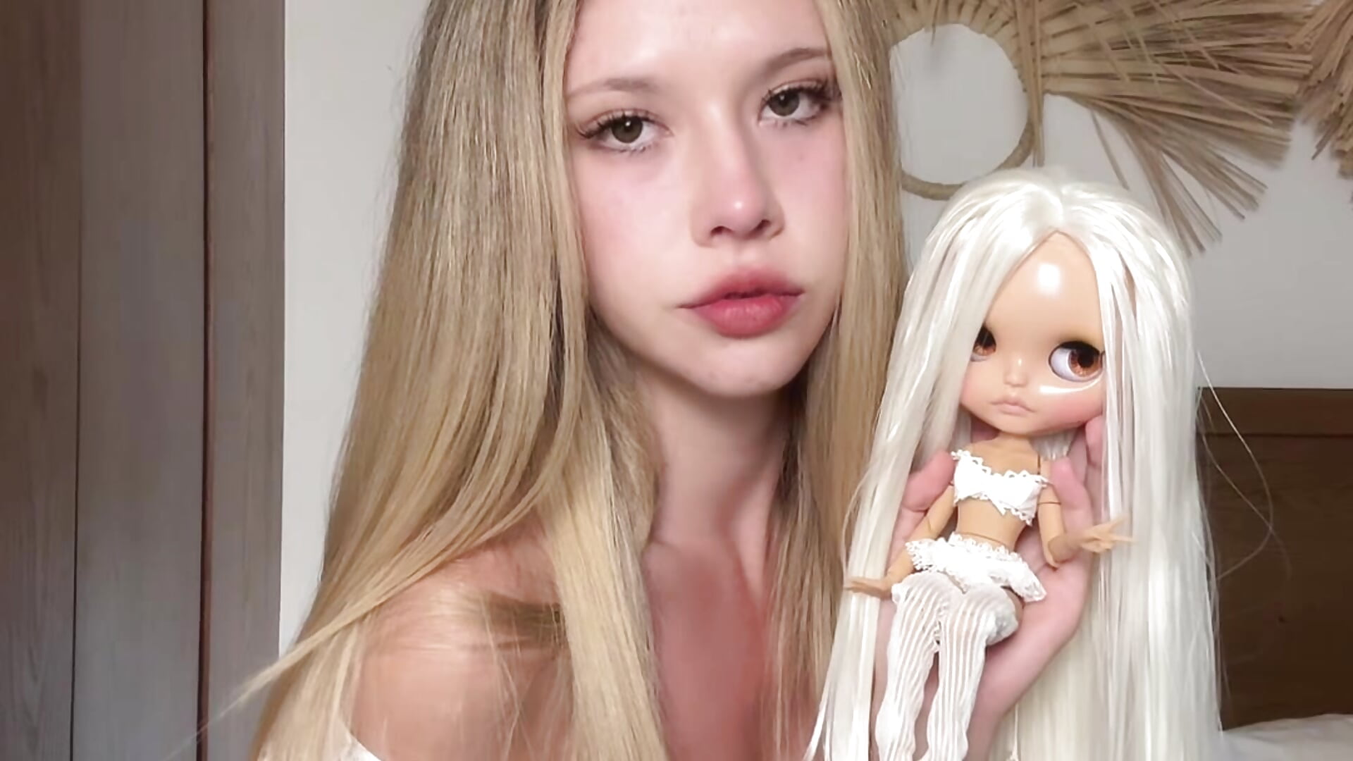 My new doll 🤍 - Video von LunarAngel_ Cam-Model