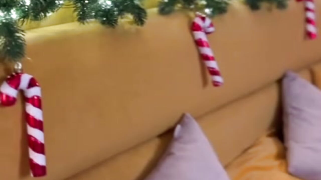 Happy XXXmas!🐾🎄 – video od webkamerové modelky LoraSunnyy