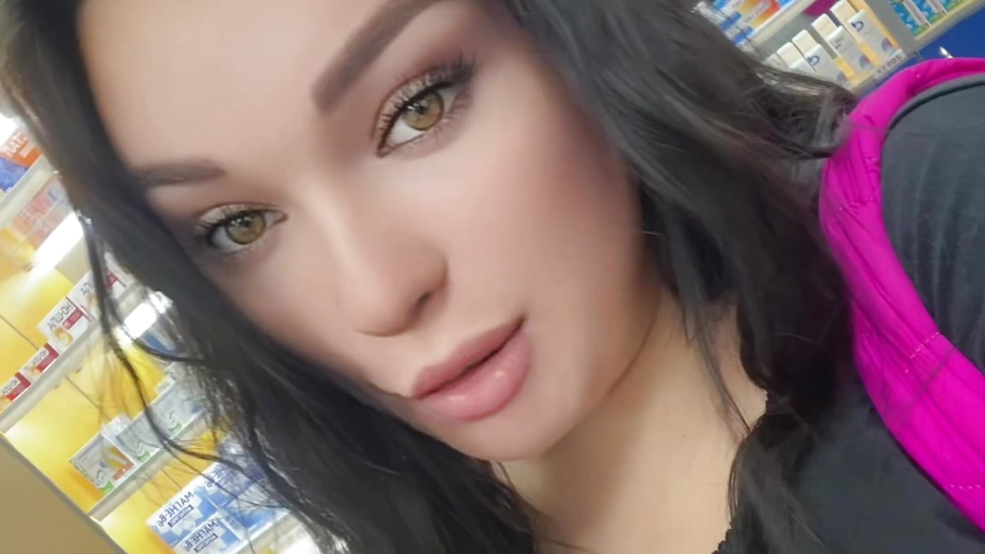 WoW🤩 - video by BurningRocket cam model
