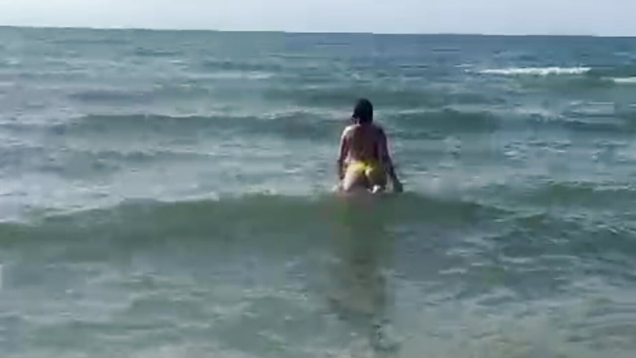 Bouncing ass in the sea
