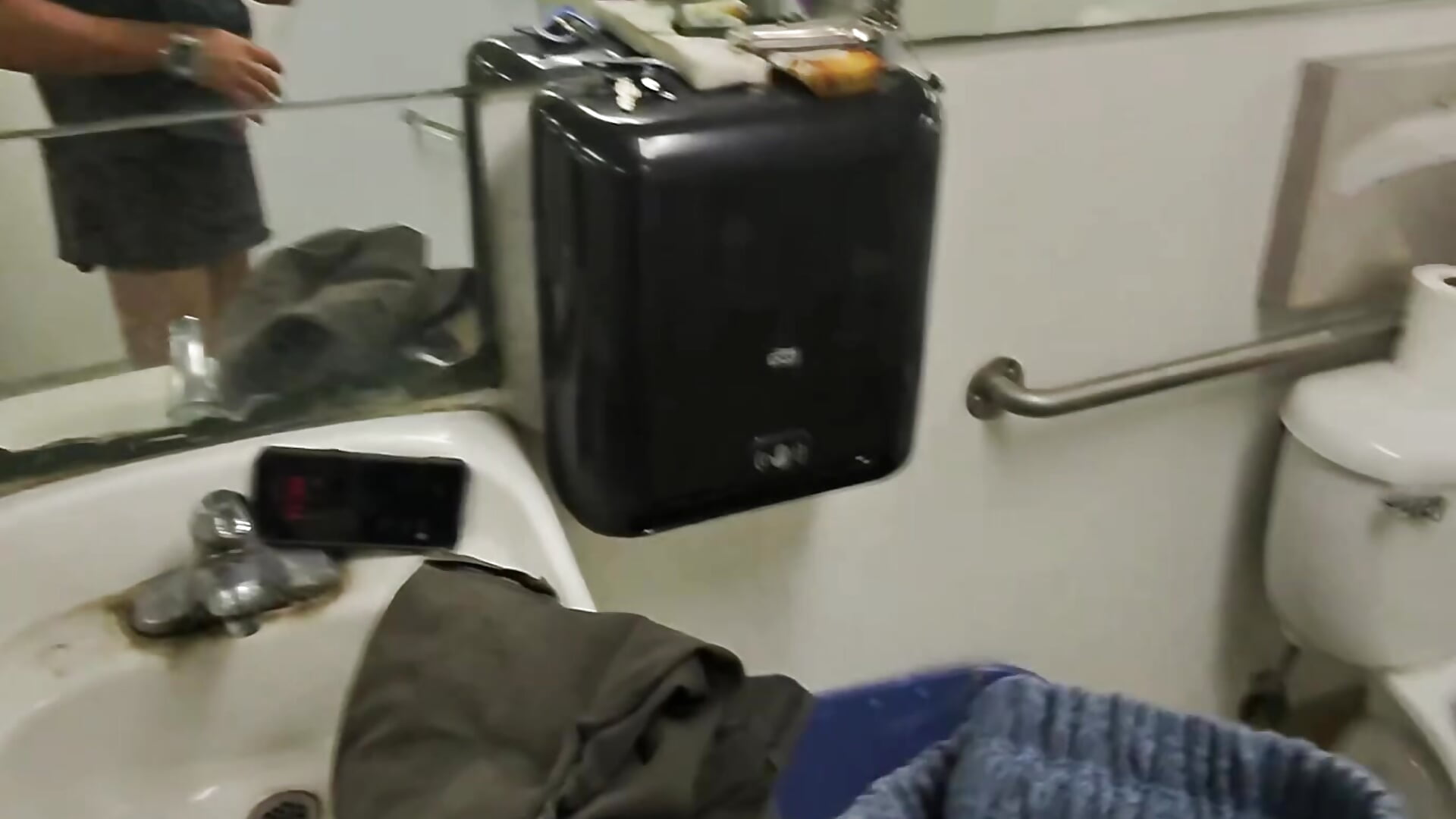 Slut break🤷🏽‍♂️ - video by yurmechonline cam model