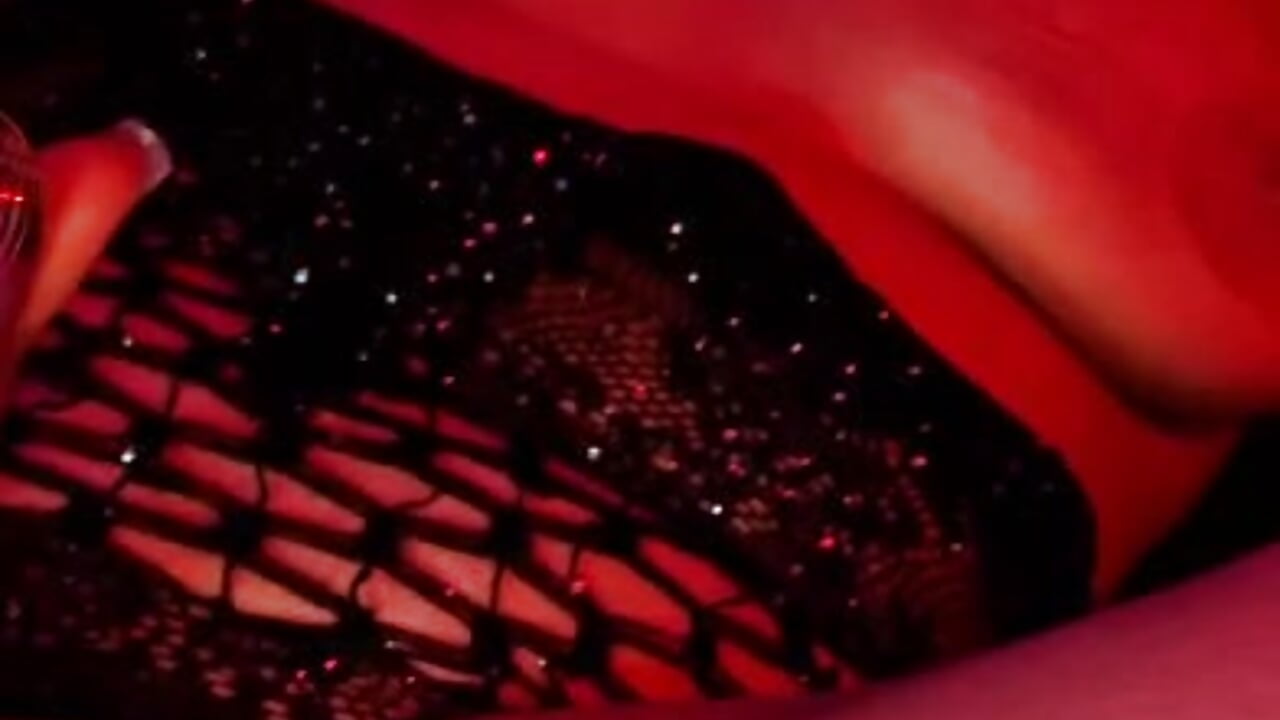 Dildo fuck with surprise squirt - XXXHornyMilf adlı kamera modelinin videosu