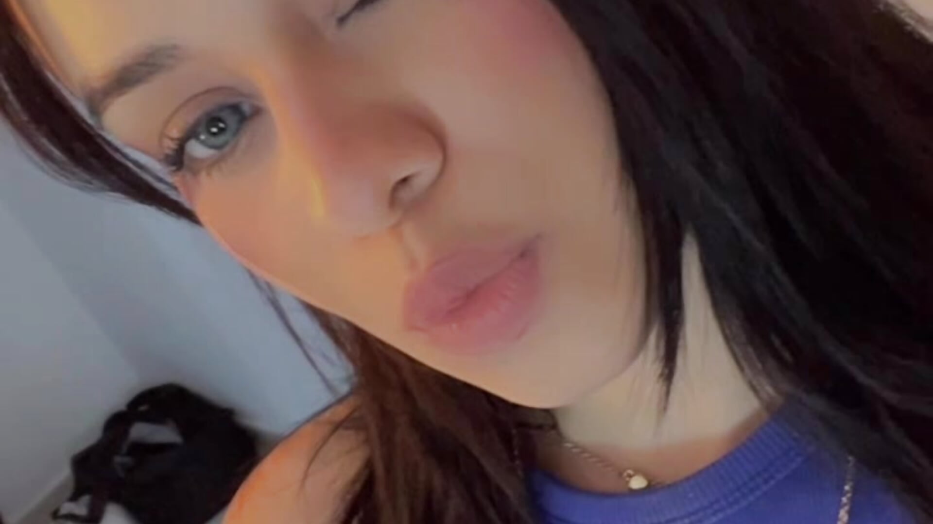 Blue eyes - video by Tana_Lux cam model