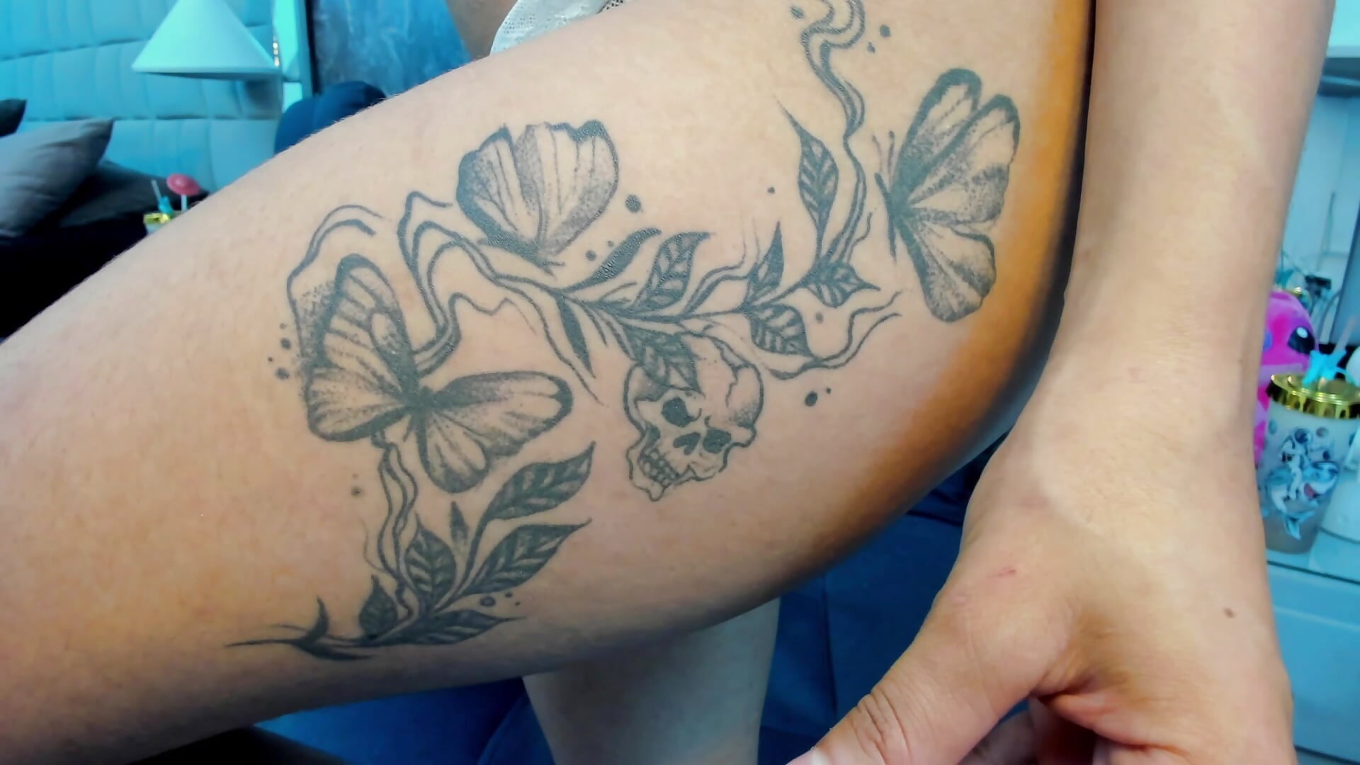 tatoo sexi - yiyisandoval 캠 모델의 동영상