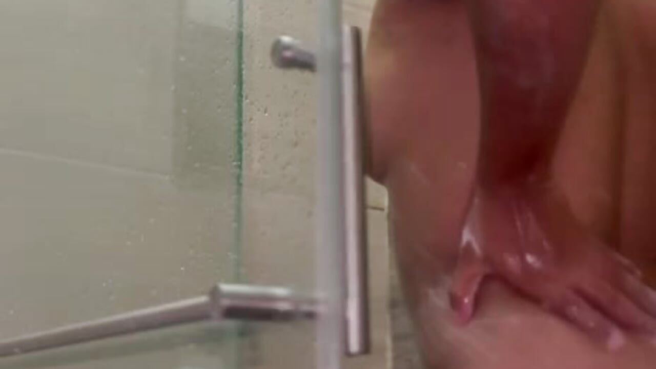 shower show after my BHD 😏 🎈 - video by _Sophia_111 cam model