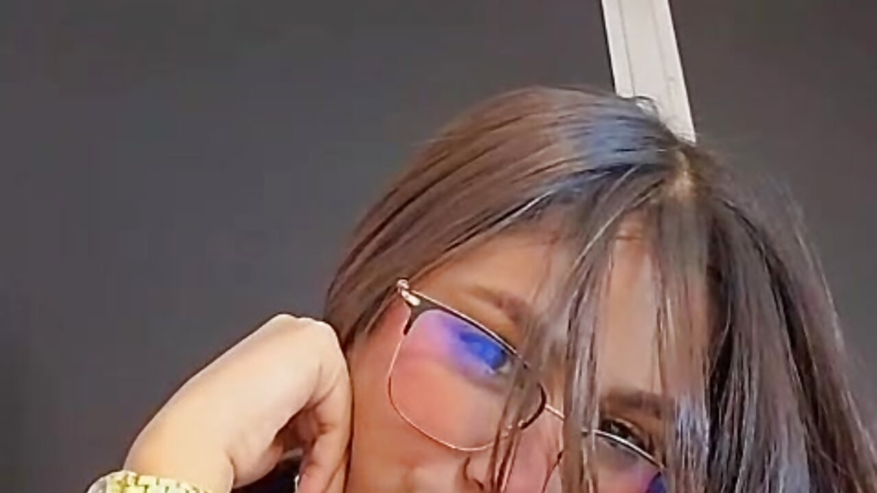 Don't let my face confuse you 👀😈 — filmik Amaia_Sophia, modela(-lki) na kamerkach