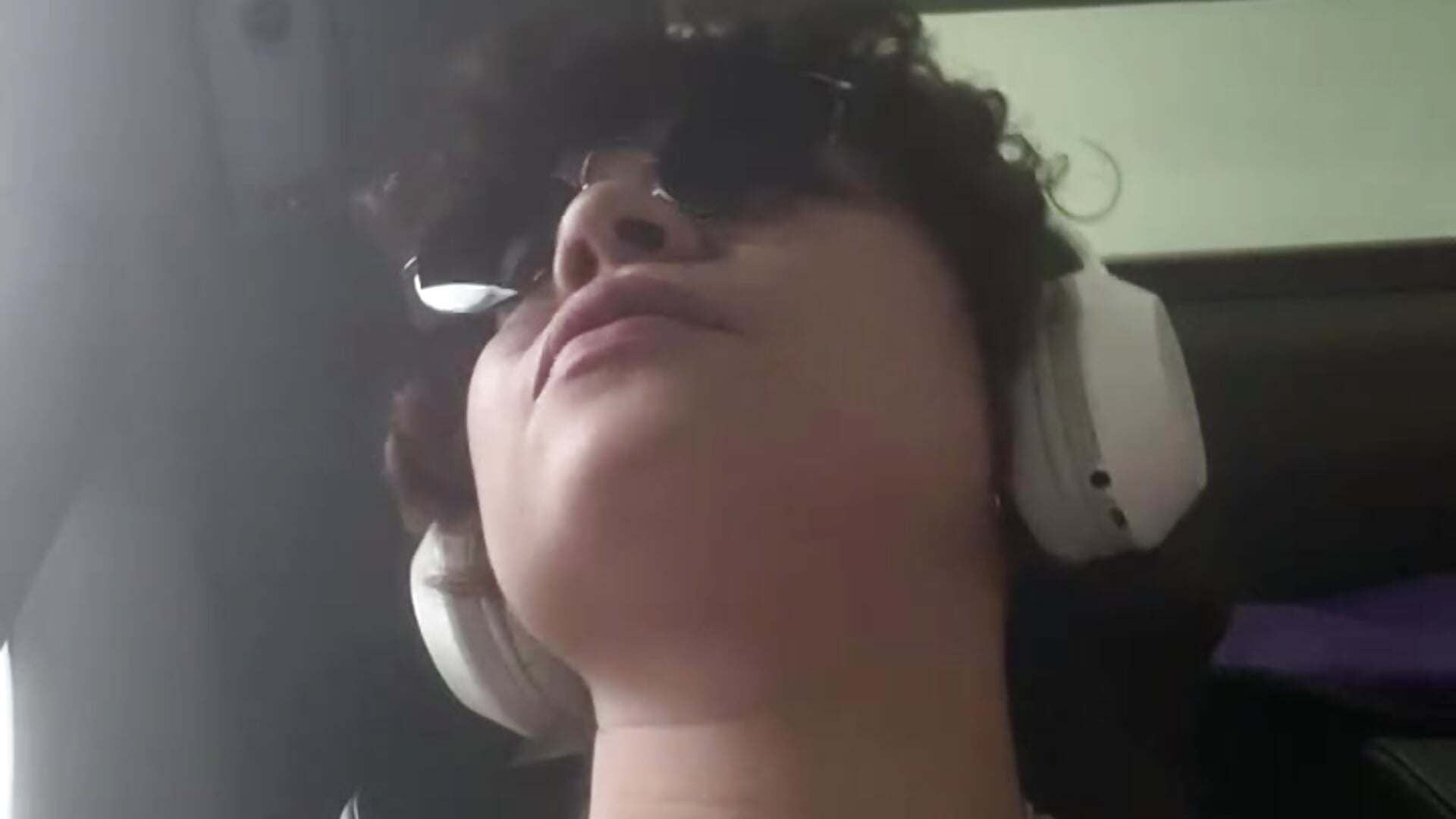 Mood: favorite song in loop 🔁 - Vídeo de Emmy-Russo, modelo de vídeos