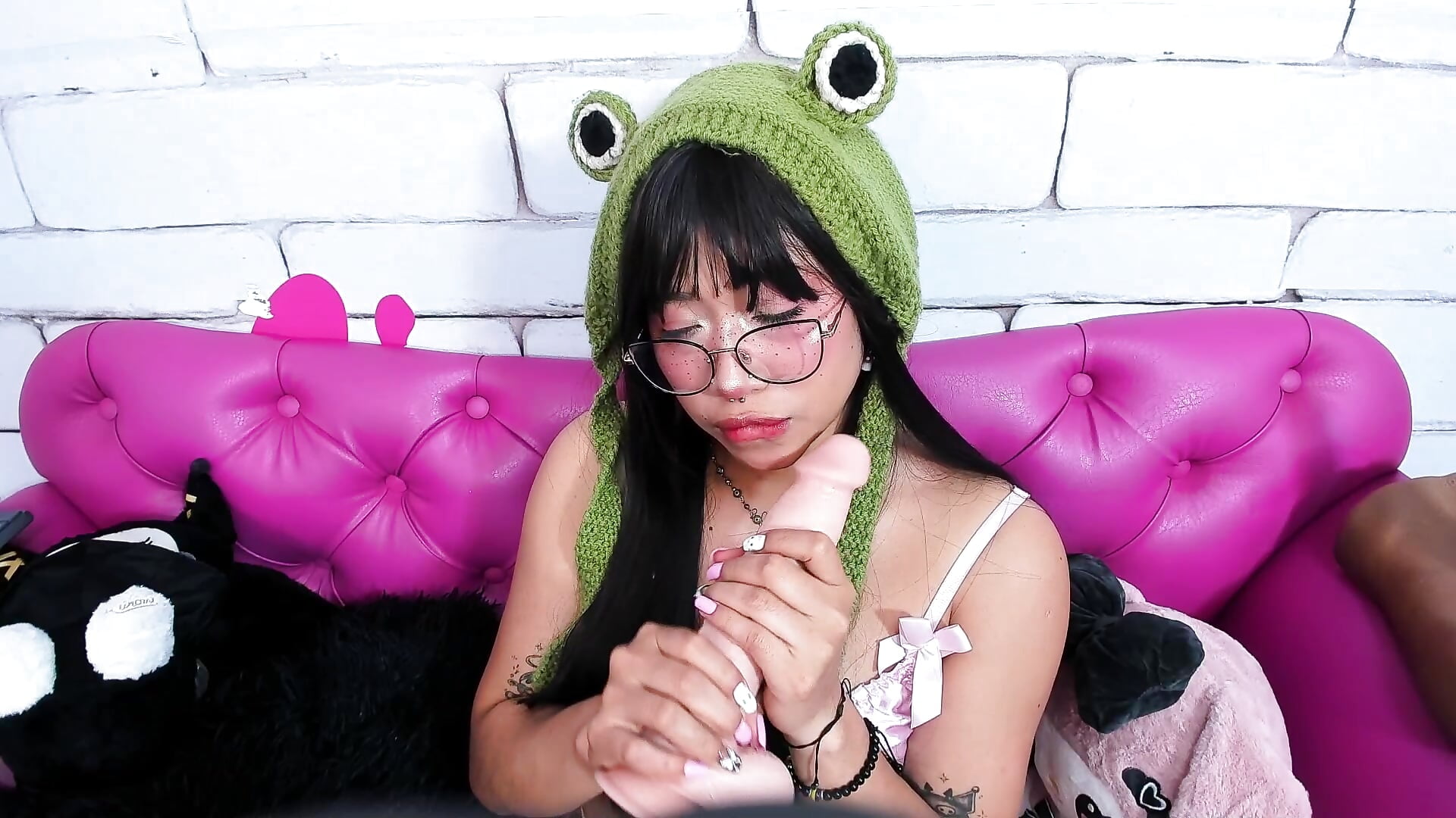 this is how you will love i touch your occk 👅💥 - video by SafiroAgataaa cam model