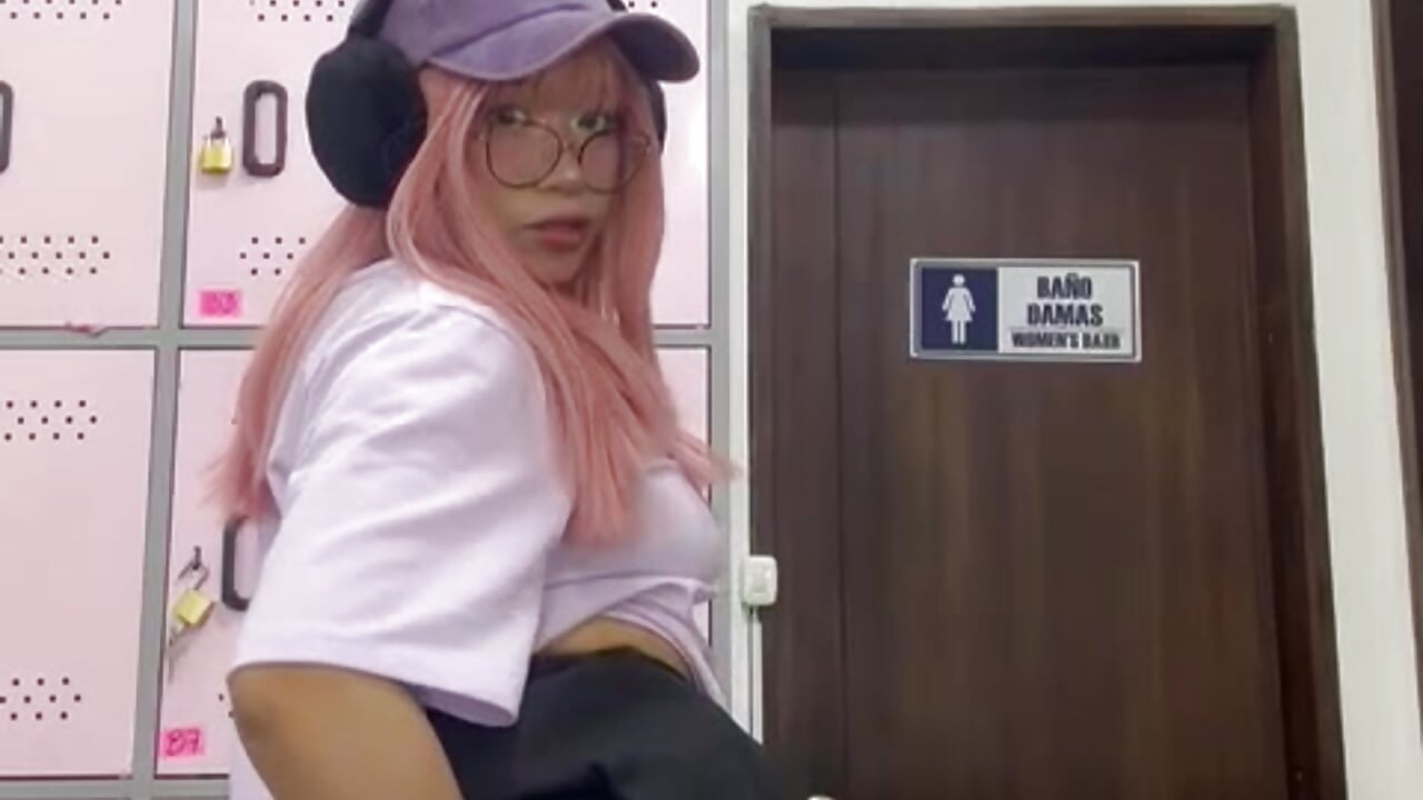 shake my ass - video by SafiroAgataaa cam model