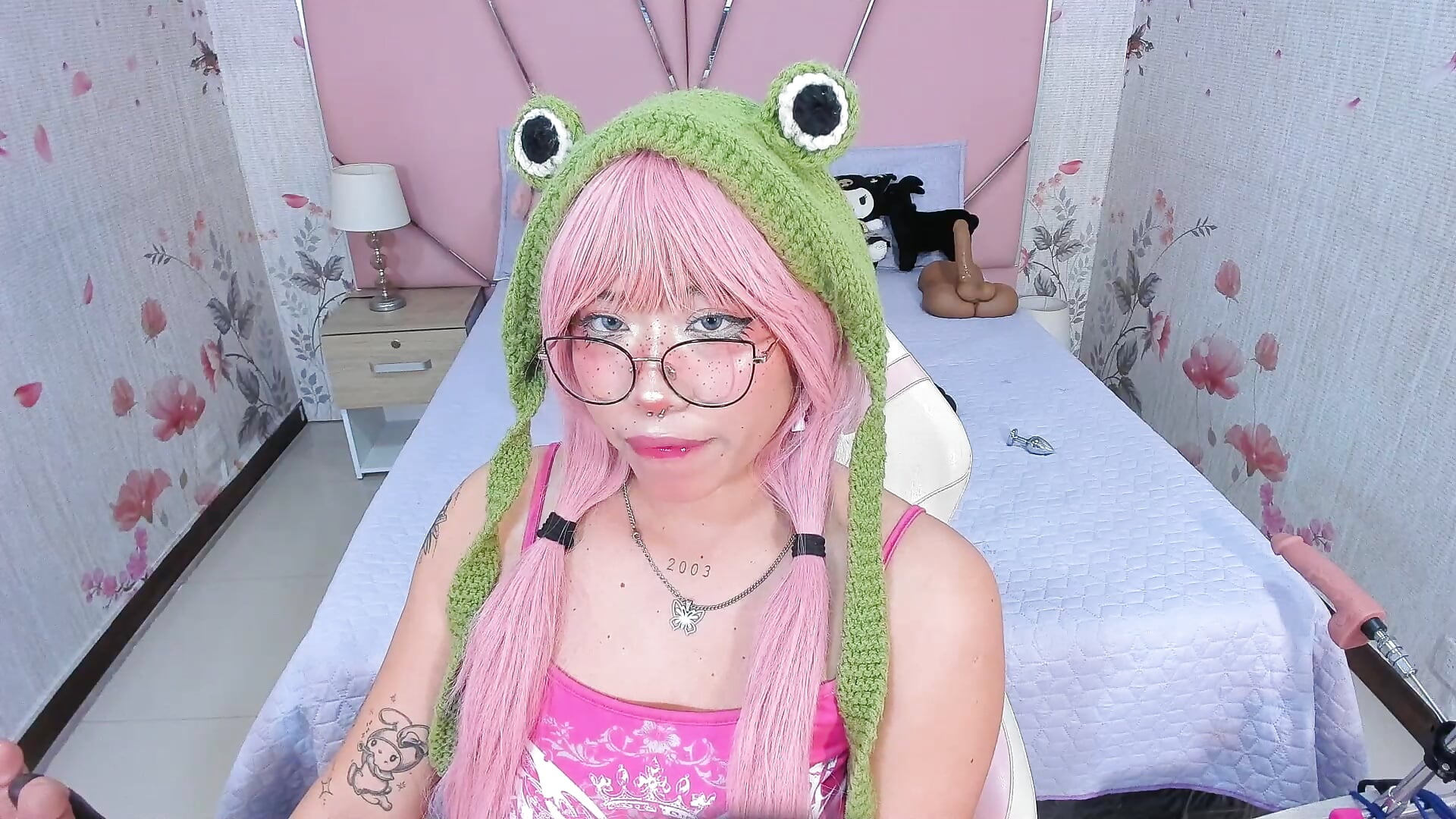 im ready to feel you in 😏💥 - video by SafiroAgataaa cam model