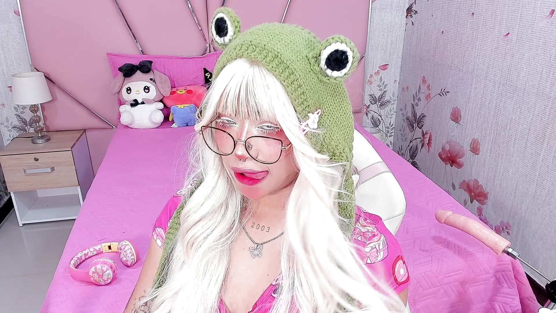 Come on darling I'm waiting for you in my room 👀🔥🥺 - video by SafiroAgataaa cam model