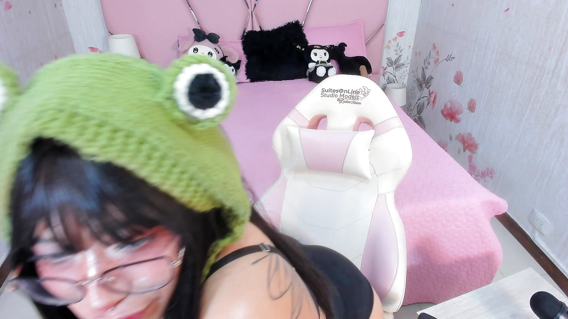 Don't miss the chance to see me tonight😈🔥🥺 - video by SafiroAgataaa cam model