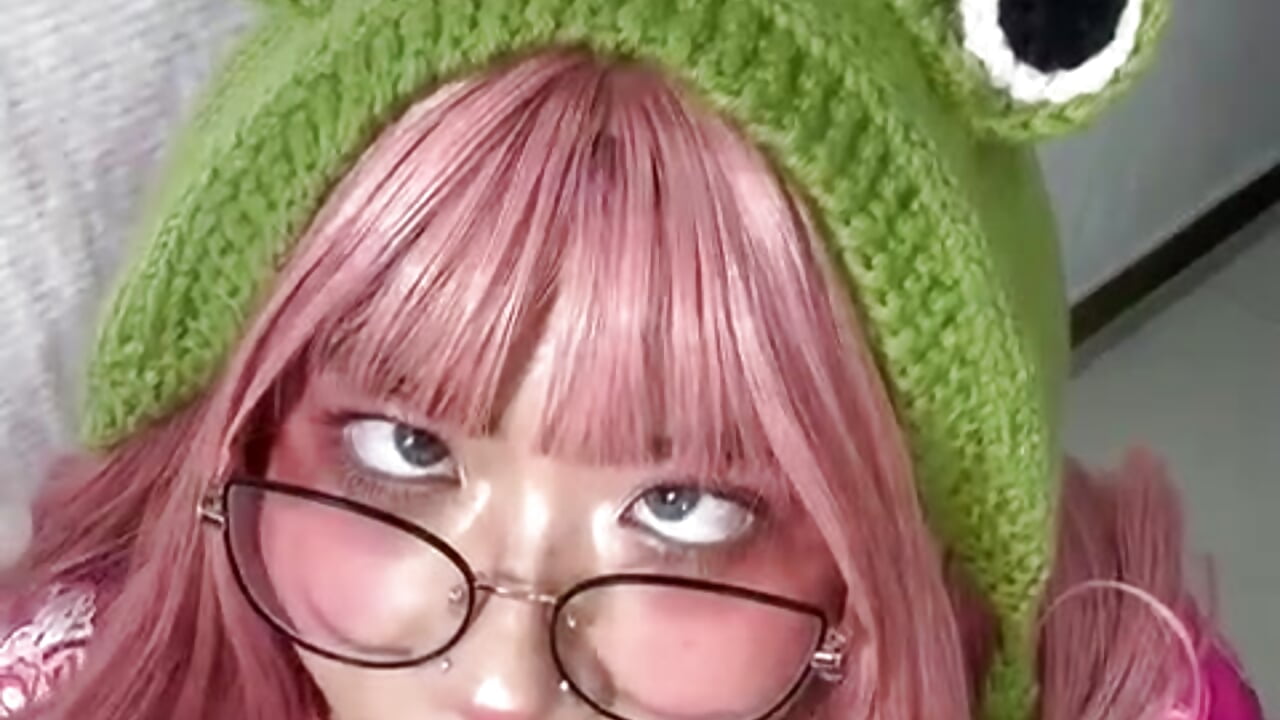 Sweet face 😏😵🥺 - video by SafiroAgataaa cam model