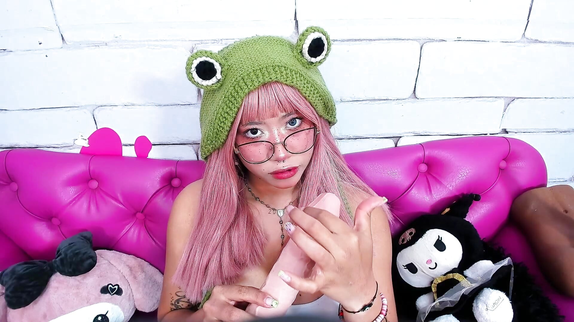 stroking your cock 😏👀🥺 - video by SafiroAgataaa cam model