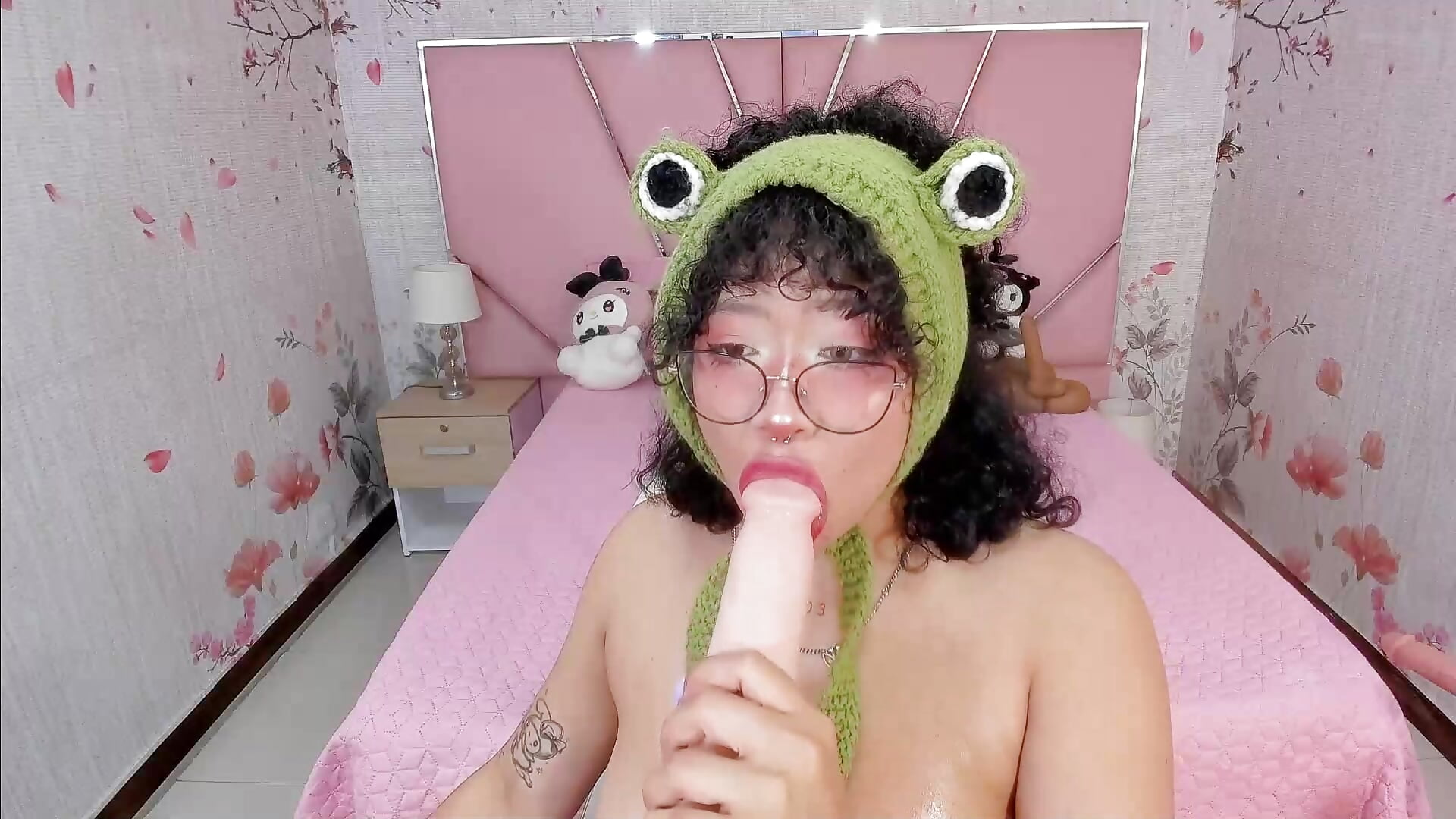 suck your hard cock 🤤 - video by SafiroAgataaa cam model