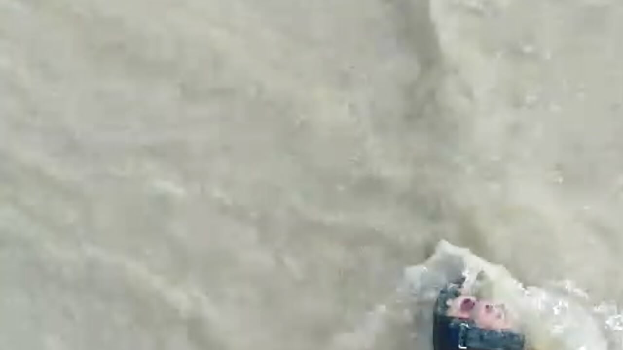 Beautiful feet at the beach remember me when it is wet for your cum😈💥 - video by SafiroAgataaa cam model