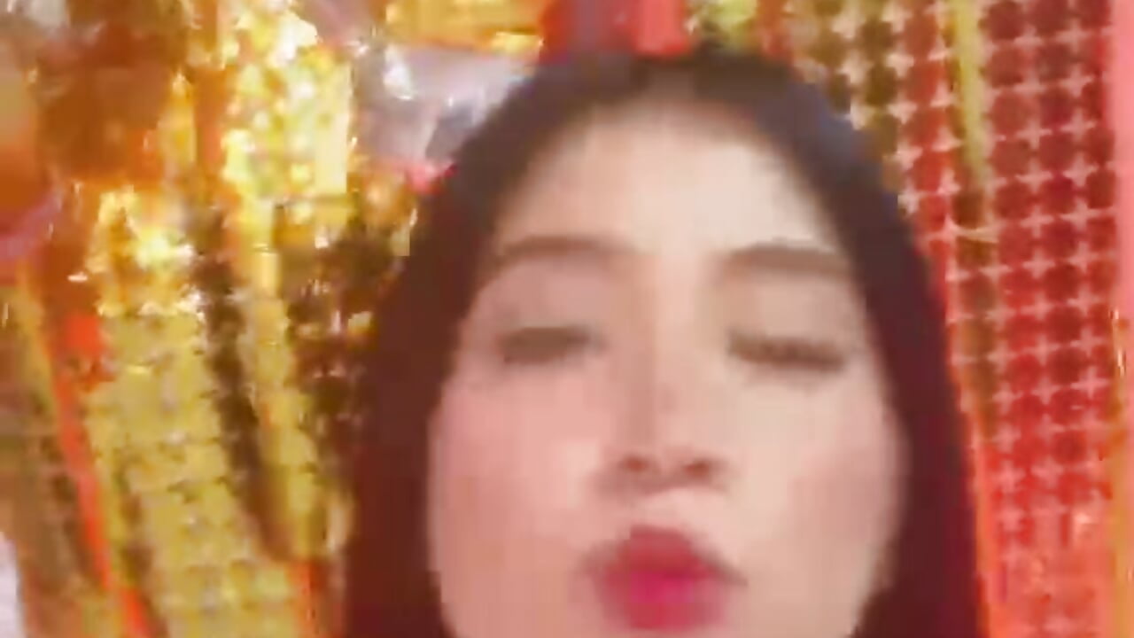 BEER TIME – video od webkamerové modelky BrunnetAri_