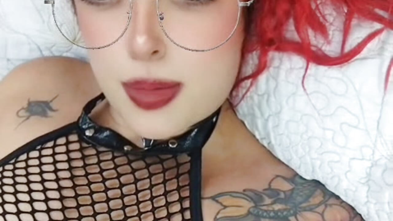 mmmmm smile - video by RoxanneStorm_ cam model