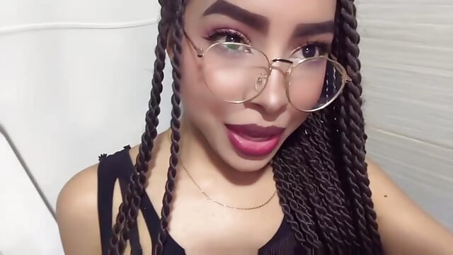 WhatsApp Video 2026-05-12 at 3,42,46 PM - vidéo du modèle de showcams Lucia_jane
