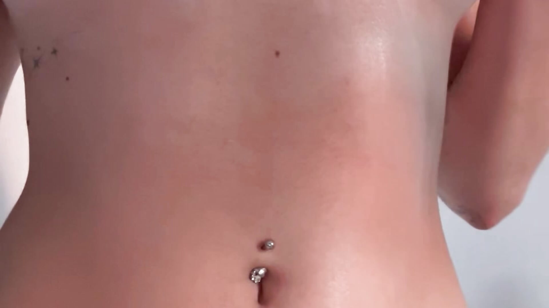 Massage 💆🏻‍♀️ - video by aliciia_23 cam model