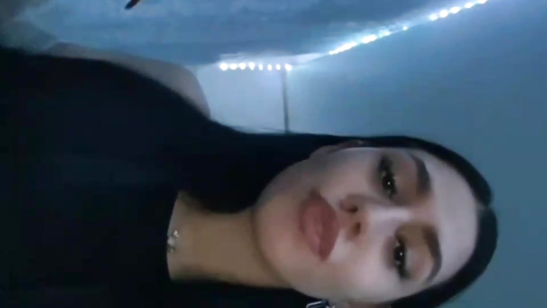 ME - video by miacuteeee cam model