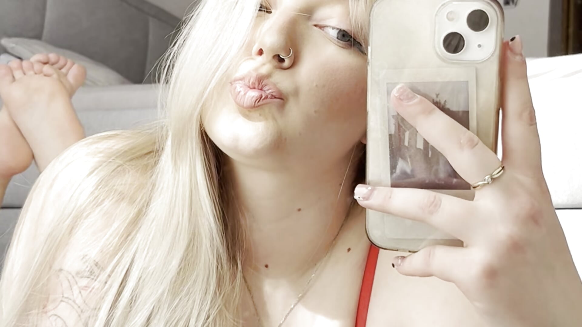 lady in red ❤️‍🔥 — filmik ameliamiable, modela(-lki) na kamerkach