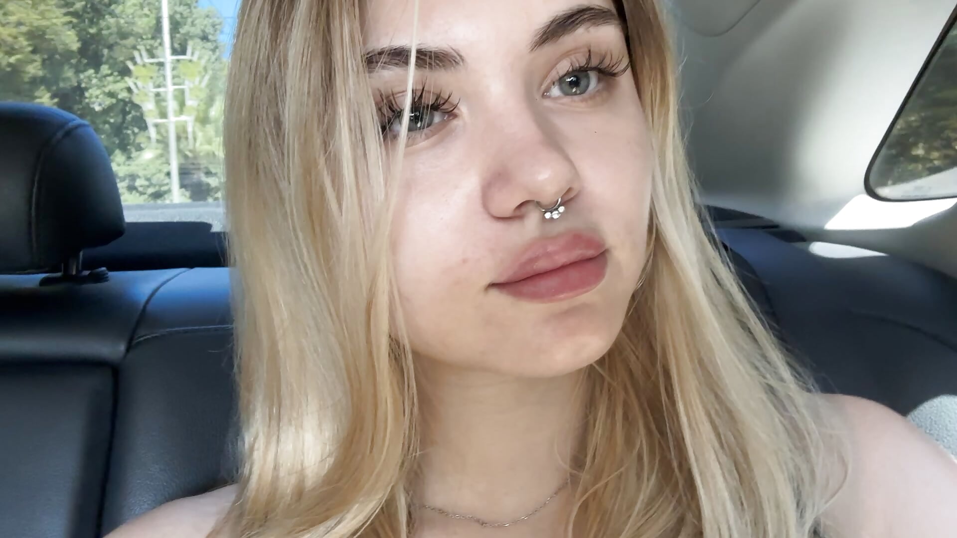 🌸 - video by LunaMillie cam model