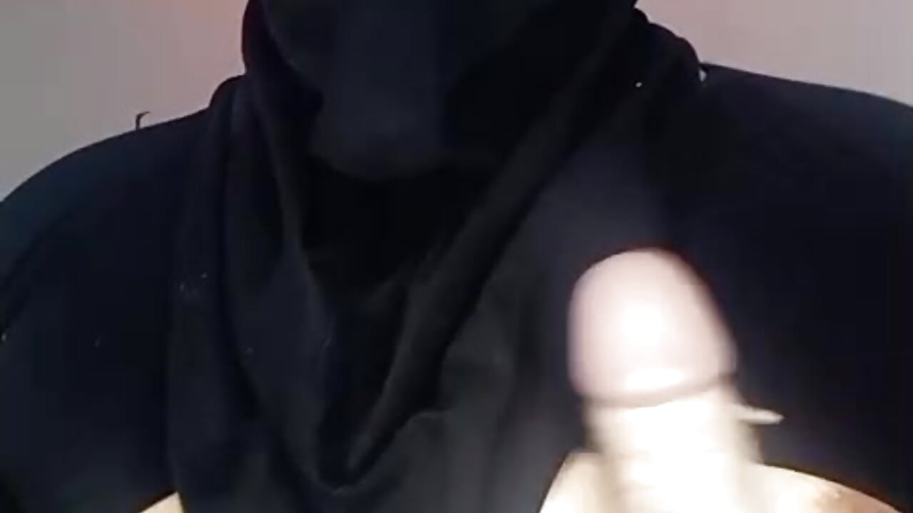 Don't look at me like that... I fulfill your every thought 👅 - video by samanee_konn cam model