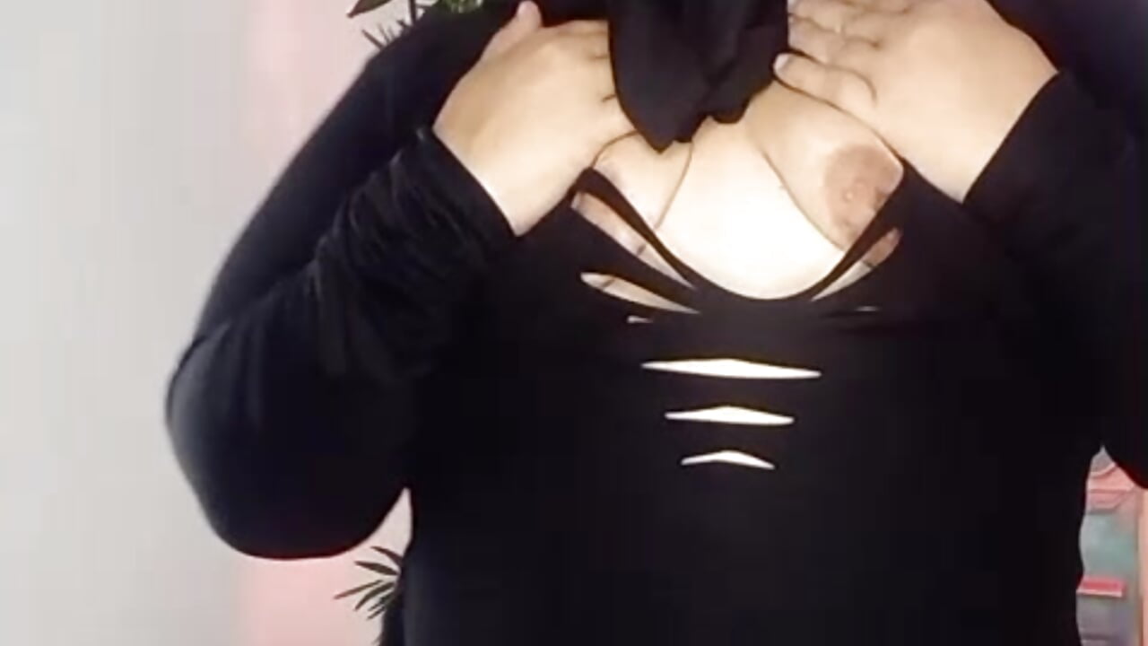 Your Favorite Addiction - video by samanee_konn cam model