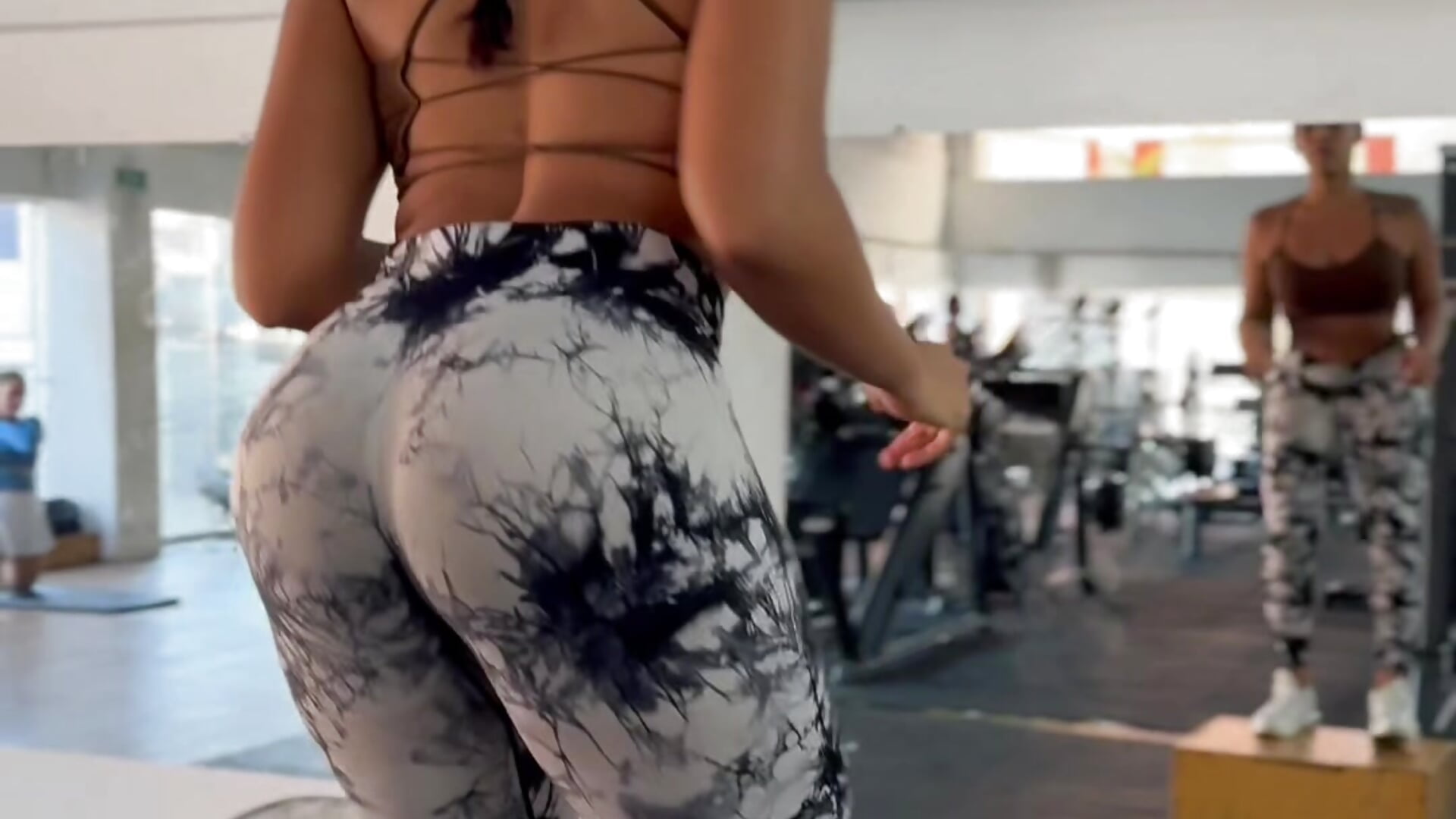Cardio Hit 💪 - video by bunny_nicolle cam model