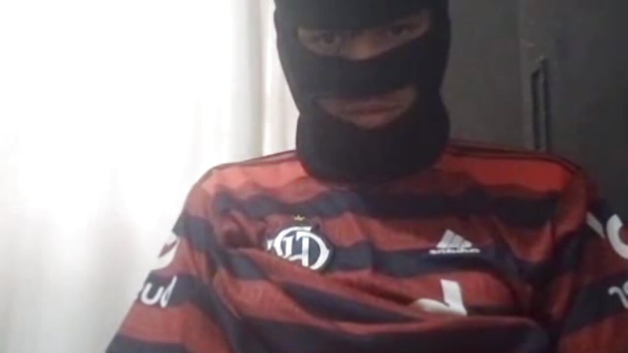 aquela punhetinha rápida🫠🥵😪🤧   saliendo leche💦🤧🫠 - video by CATLUCAS cam model