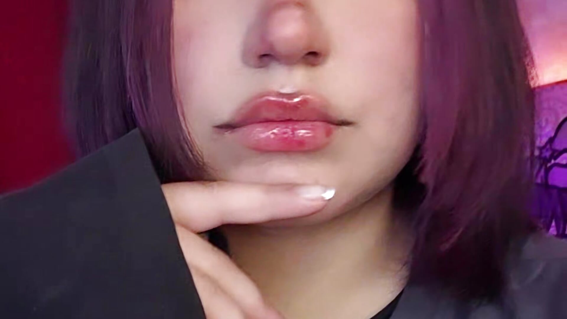 Kiss this lips - video by sophiievv cam model