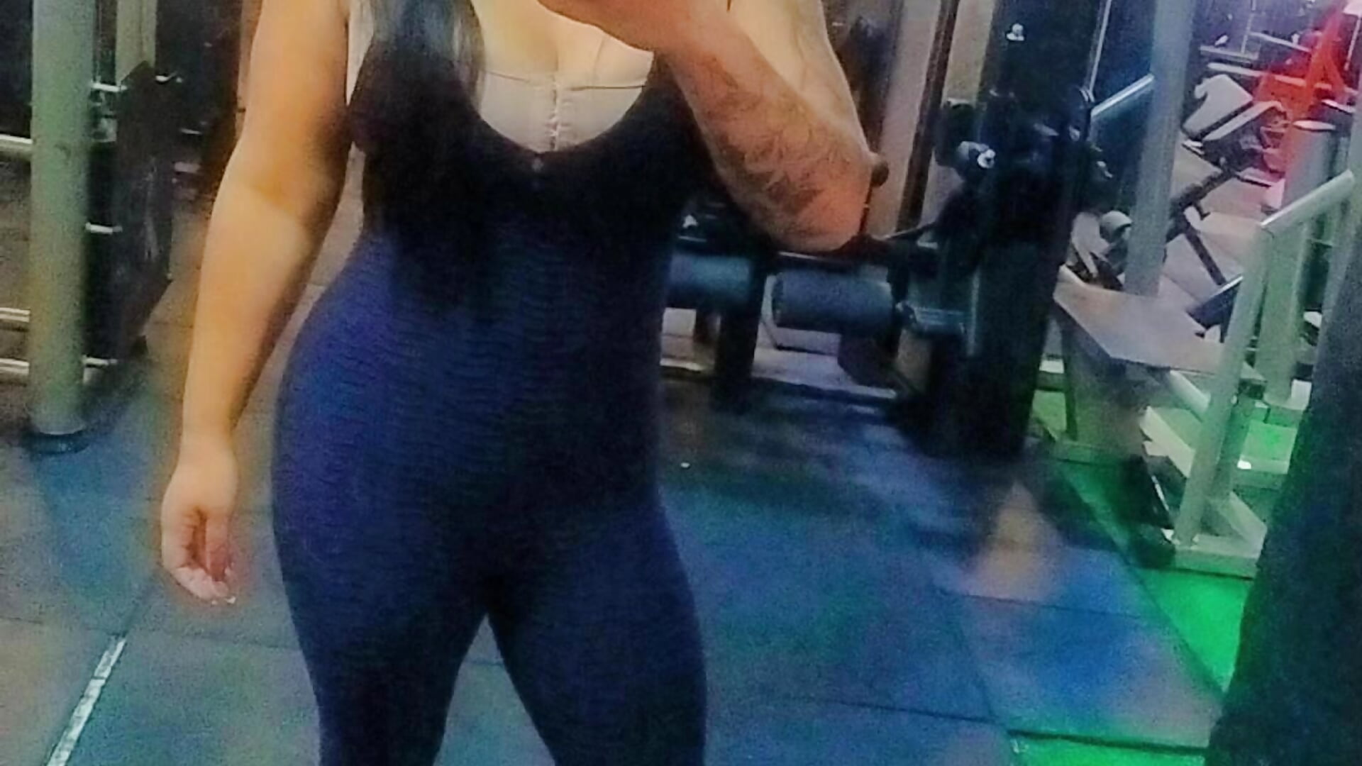 1000254651 - video by Anagatucha cam model